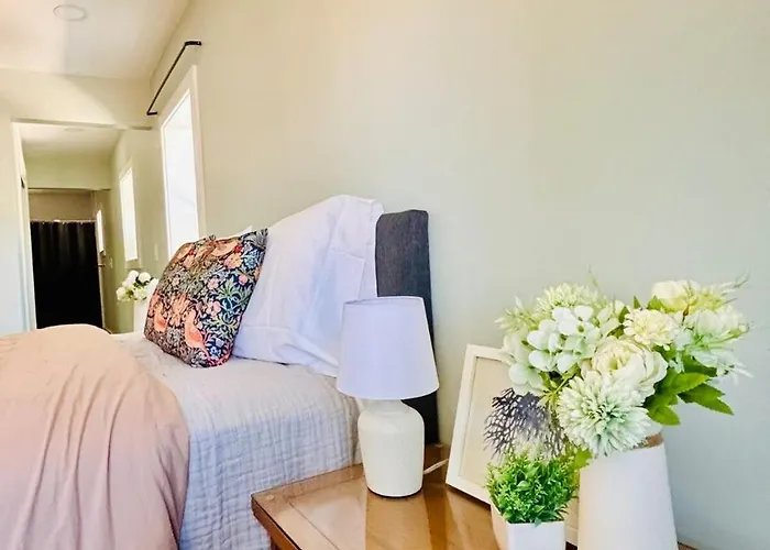 4 Bedroom, Pet Friendly, Downtown Home