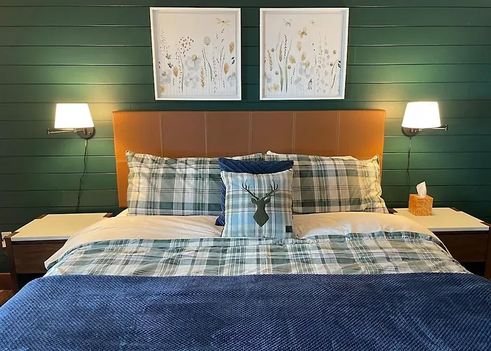 Newly Renovated Ski In Ski Out 2Br Condo