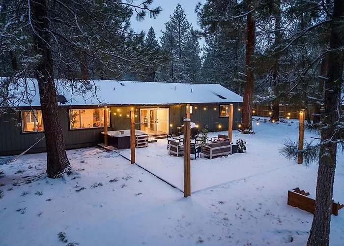 Hot Tub, Fire Pit, Dog Friendly, Heart Of Sisters, Amenities