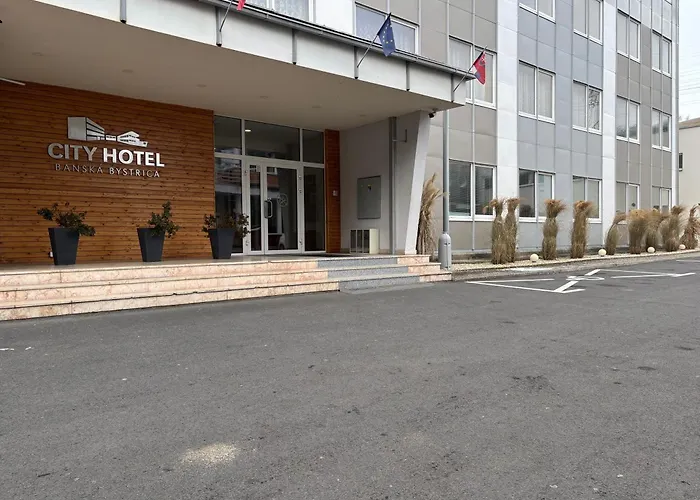 City Hotel B&B, Reception 24 7, 800M Od-From R1, Free Parking