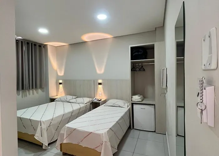 Hotel Salomão - Próximo a 25 de Março, Bom Retiro, Brás e Rua Santa Efigênia, a 2 minutos do Mirante Sampa Sky e pista de Skate Anhangabaú