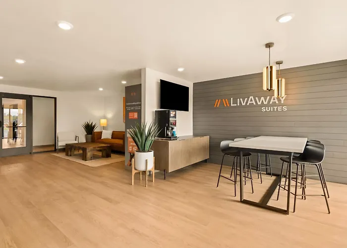 Livaway Suites Nashville-Smyrna