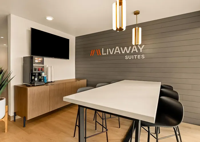 Livaway Suites Nashville-Smyrna