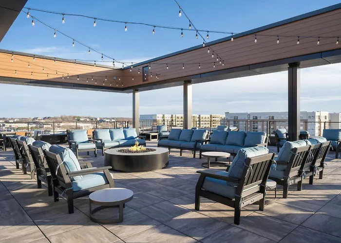 Courtyard By Marriott Milwaukee Brookfield At Poplar Creek