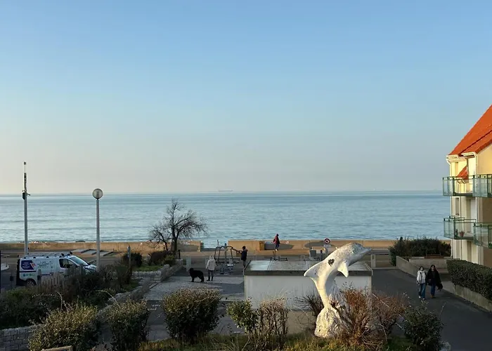 Logis- Hotel De La Baie De Wissant & Appartements
