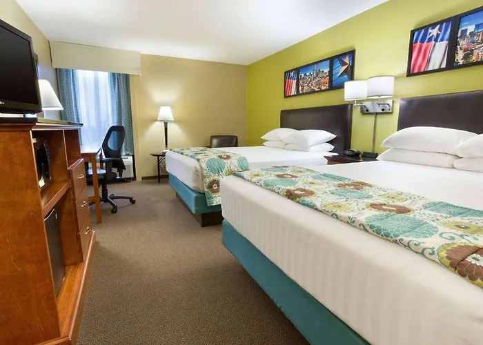Heritage Inn & Suites The Woodlands, Trademark By Wyndham