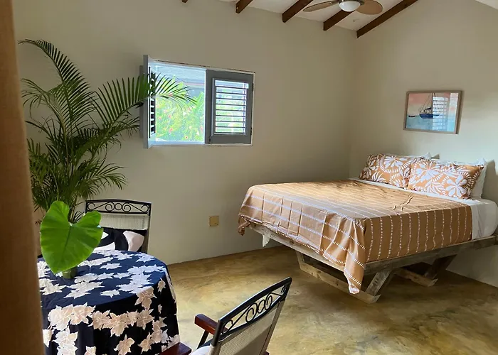 Yes Papa! Rooms Only 100M From The Beach!