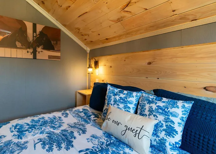 Nicura Ranch Inn & Stables