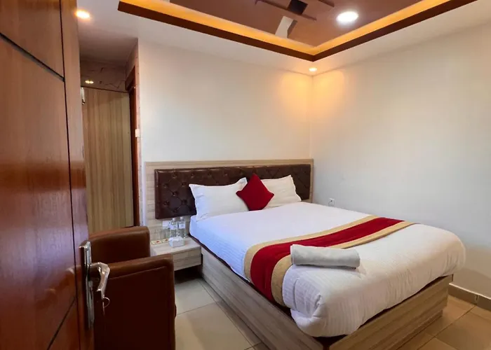 Chris Bed And Breakfast By Hostmandu