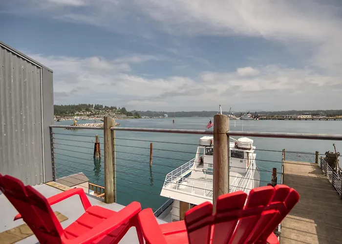Captains Quarters - Anchor Pier Lodge
