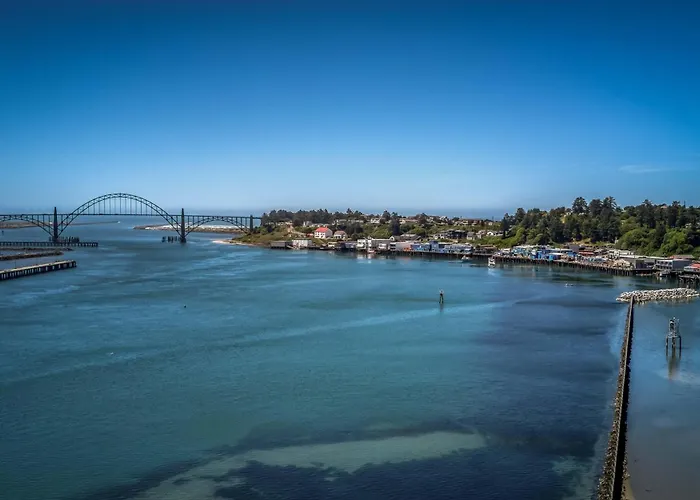 Captains Quarters - Anchor Pier Lodge