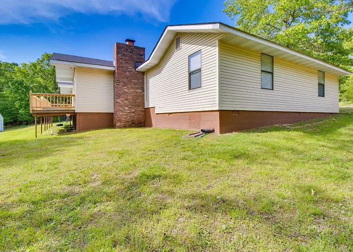 Spacious Mountain Home Retreat Near Norfork Lake!