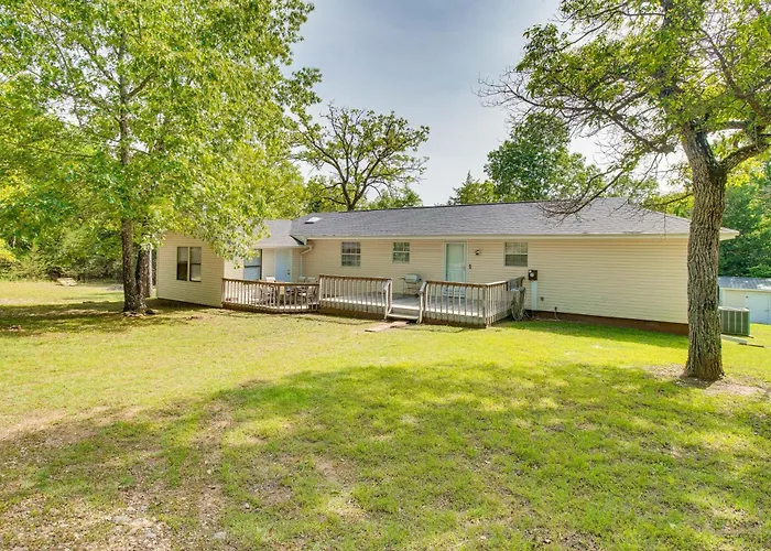 Spacious Mountain Home Retreat Near Norfork Lake!