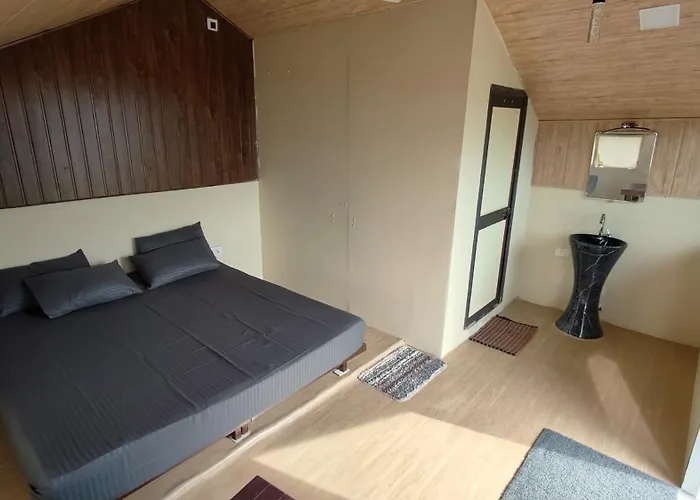 Shelby Pawana Lake Cottages And Camping