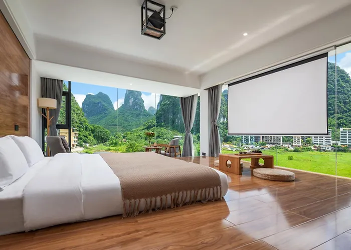 Yangshuo 1Q84 Tree Hotel