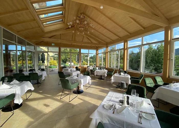 Gartenhotel & Weingut Pfeffel Duernstein