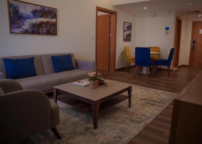Golden Tulip Muscat