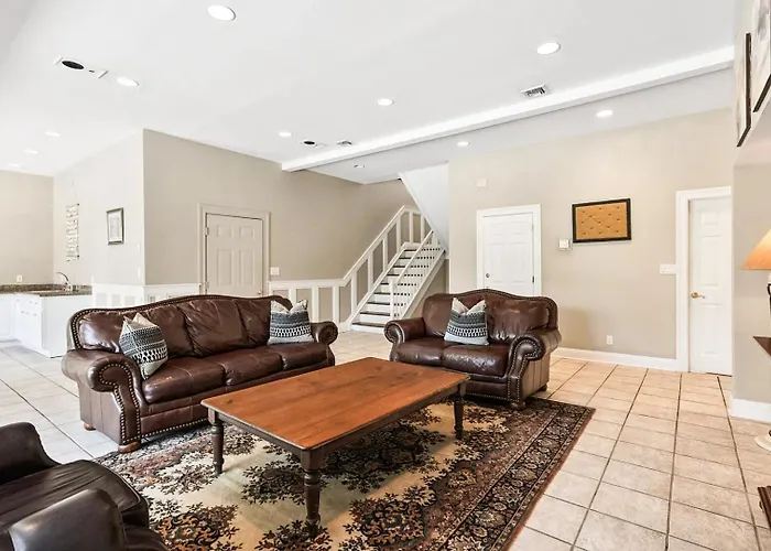 Villa Skylar