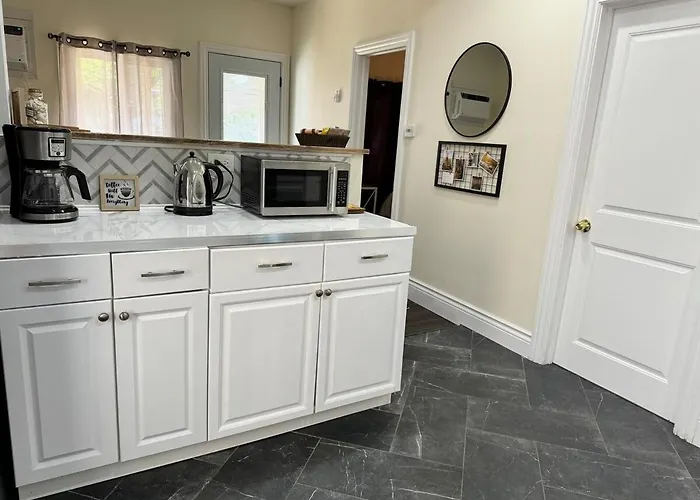 Windsor Retreat - Chic And Cozy 3Beds And 2 Baths