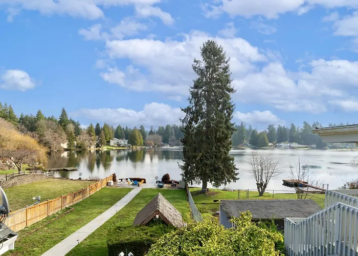 Lakefront Cottage With Ac
