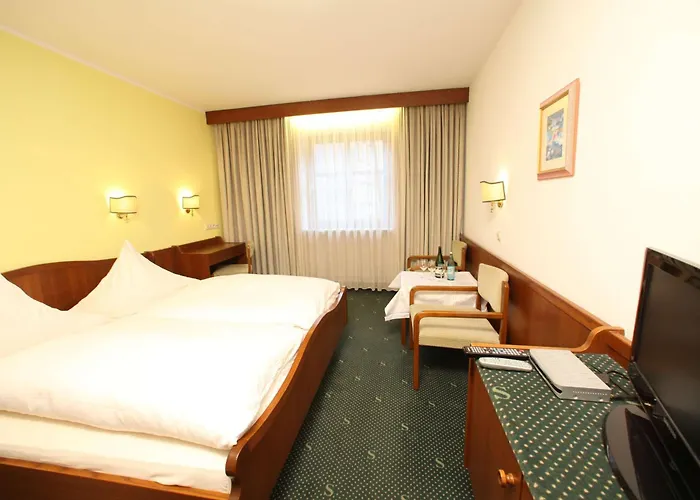 Hotel-Landgasthof Schuster