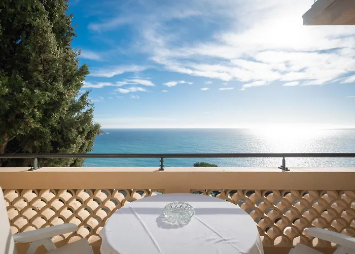 Hôtel Le Roquebrune