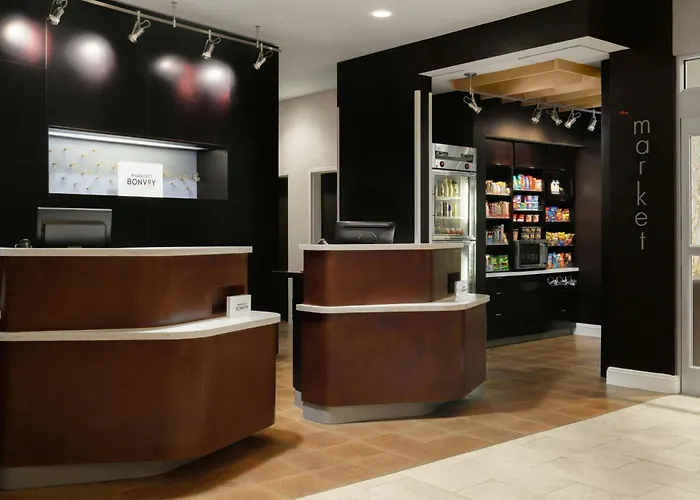 Courtyard By Marriott Boone