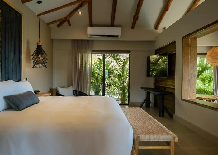 Punta Islita, Autograph Collection