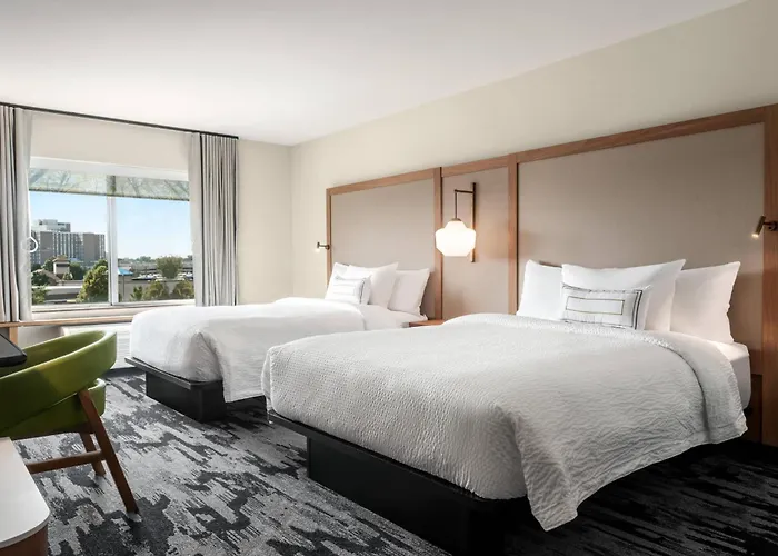 Fairfield Inn & Suites By Marriott Milwaukee West