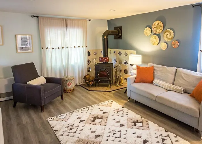 New Oasis -Spa -Firepit -Bbq- Decks-Pet Friendly