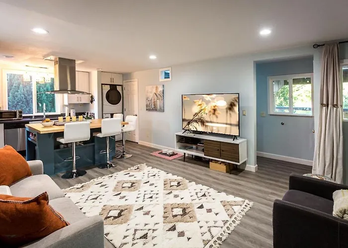 New Oasis -Spa -Firepit -Bbq- Decks-Pet Friendly