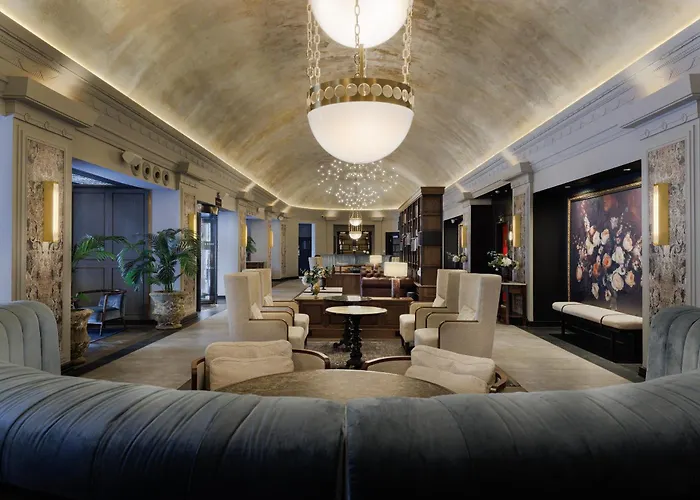 The Queens Hotel