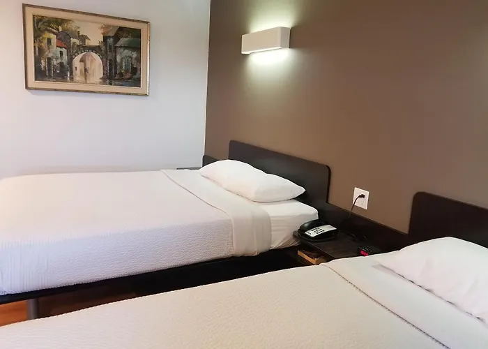 Joys Inn Innisfail, Ab