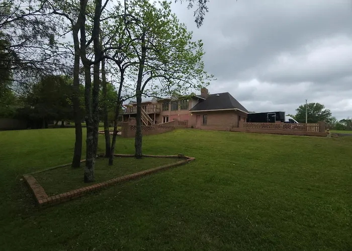 Southern Large Lake Front Custom Estate, Sleeps 16
