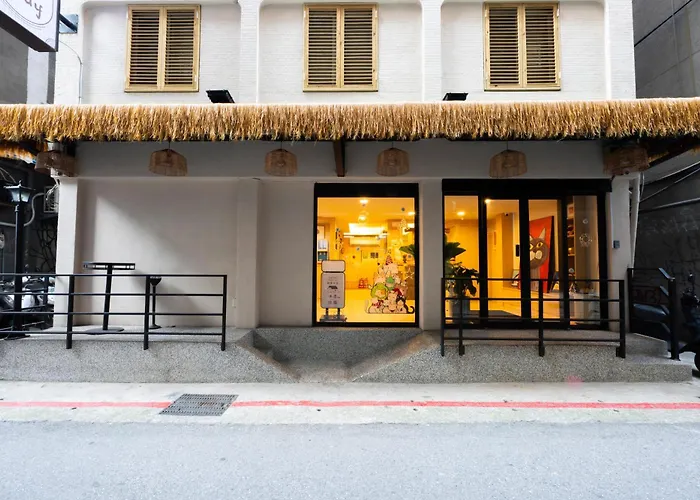 Cat Tail Pocket Inn Ximen