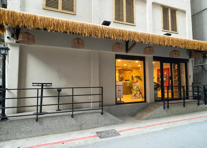 Cat Tail Pocket Inn Ximen