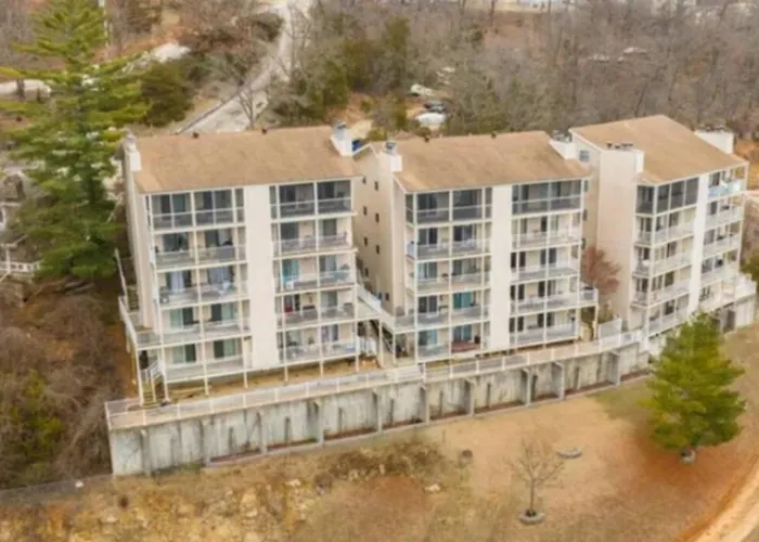Wheelhouse Wonderland Lakefront Luxury Condo