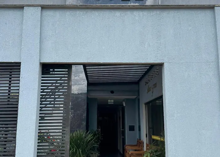 Cr Hotel