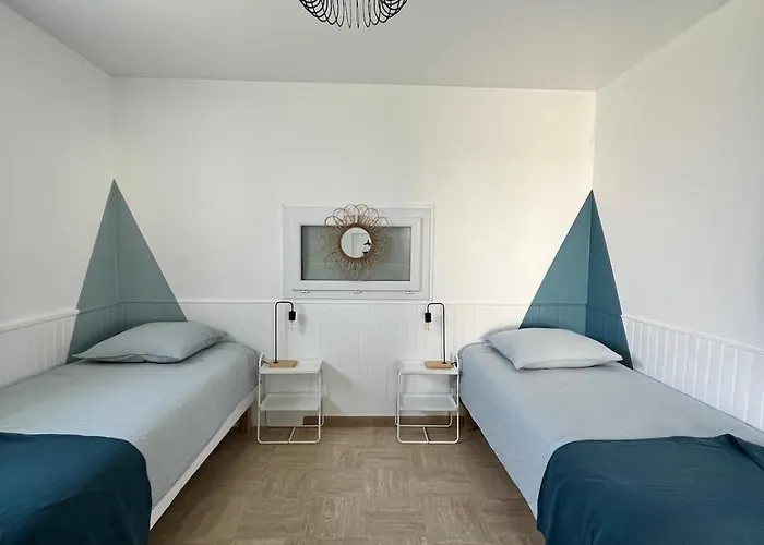 Maison familiale et chaleureuse av 2 chambres et terrasse, quartier chaume pour max 6 pers