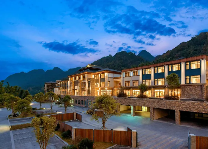 Libo Xiaoqikong Ruijing Hotel