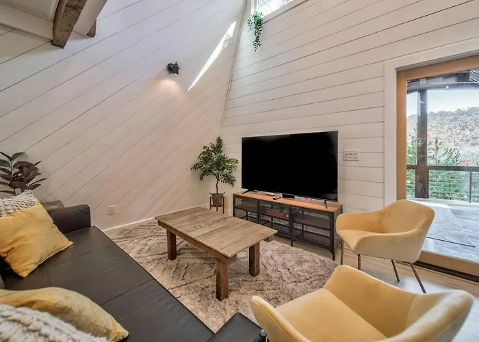 Modern Cabin With View, Pet-Friendly, Close To Town