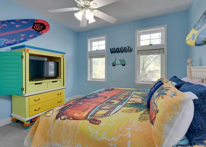 Santa Rosa Beach House W/ Spacious Deck
