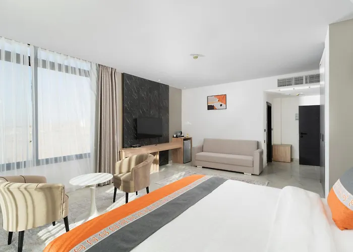 Diamond Palm Hotel & Resort