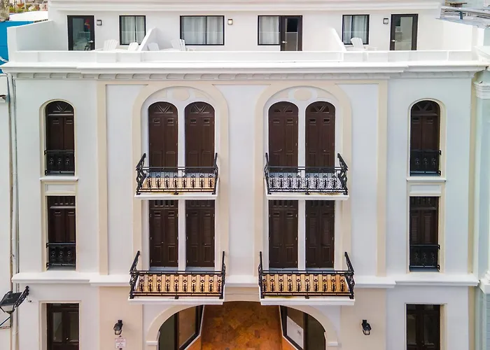 Armas Hotel