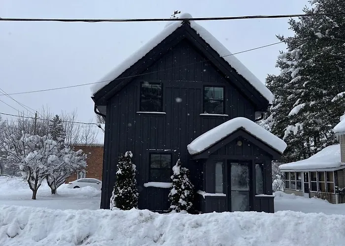 Century Home In Bracebridge Muskoka
