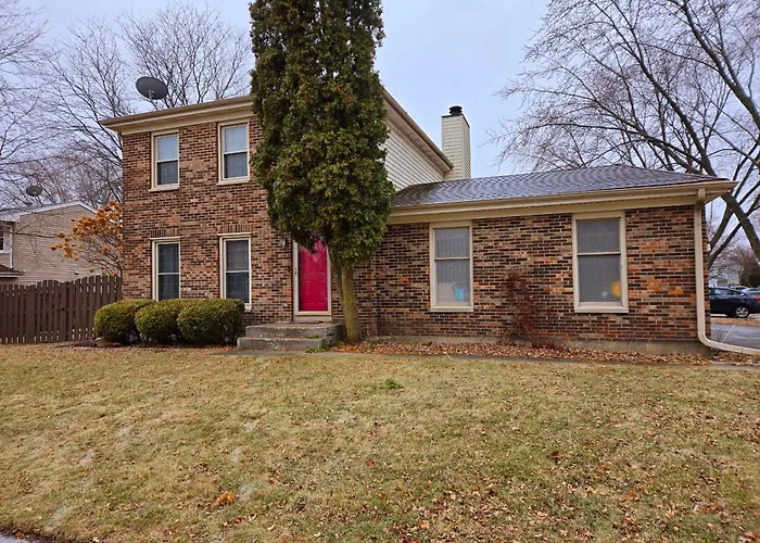 3 Bedroom 3 Bath Lovely Home In Aurora Il