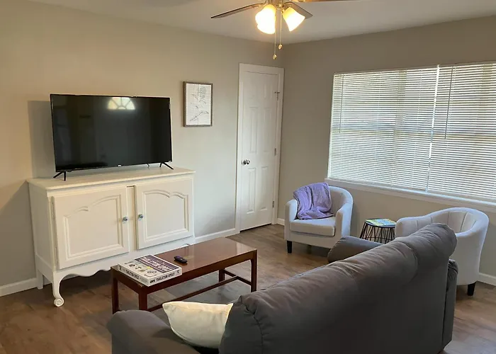 The Purple House - Cozy Near Tsu