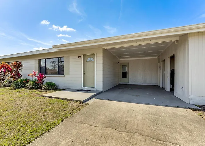 3 Mi To Venice Beach: Pet-Friendly Home W/ Yard