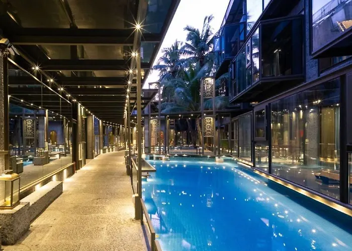 Sanya Yalong Bay Danqiu Castle Manor Hotel
