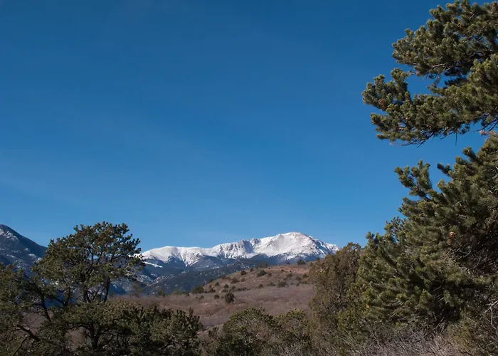Holiday Inn Express & Suites Colorado Springs Central By Ihg